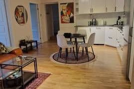 Möblerat rum i tryggt hem i Huddinge